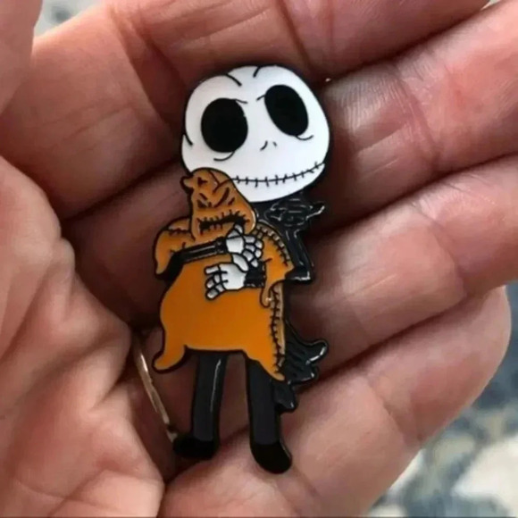 NMBC NBC Jack Skellington Oogie Boogie Brooch Lapel Pin NWT - Picture 1 of 4